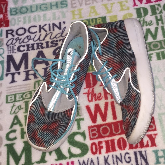 Girls Jordans eclipse - Picture 1 of 4